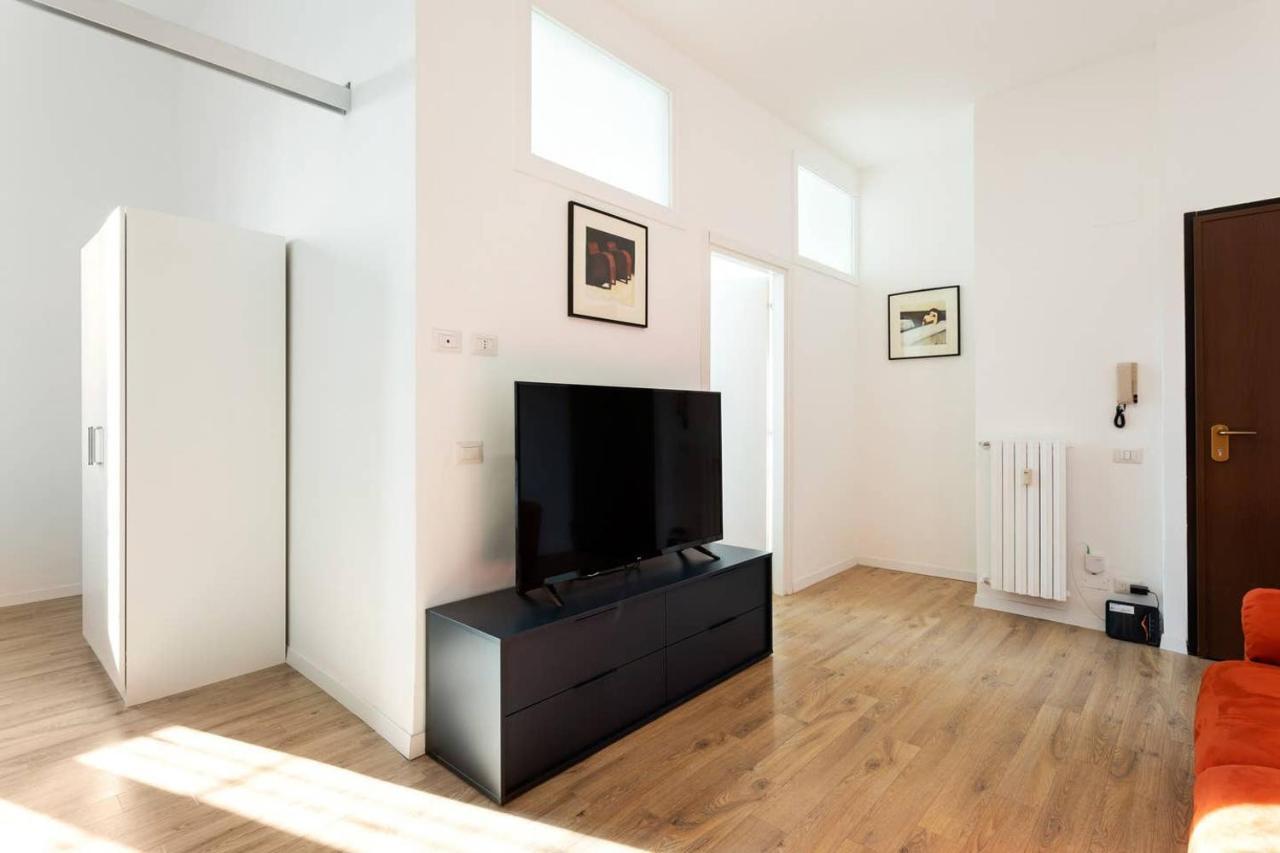 Spacious Flat Close To Fondazione Prada & Metro Milano Exterior foto